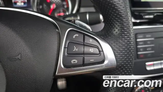 Mercedes-Benz GLE-Class 2018 — ფოტო 27/37