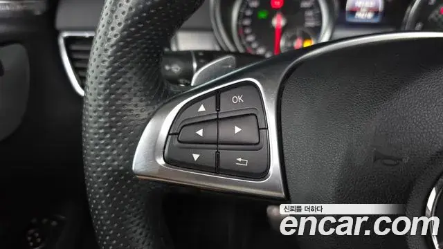 Mercedes-Benz GLE-Class 2018 — ფოტო 23/37