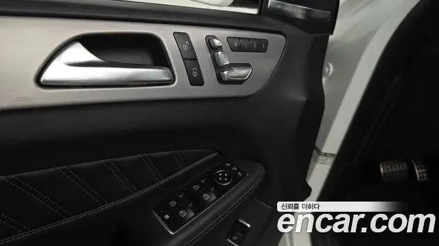 Mercedes-Benz GLE-Class 2018 — ფოტო 32/37