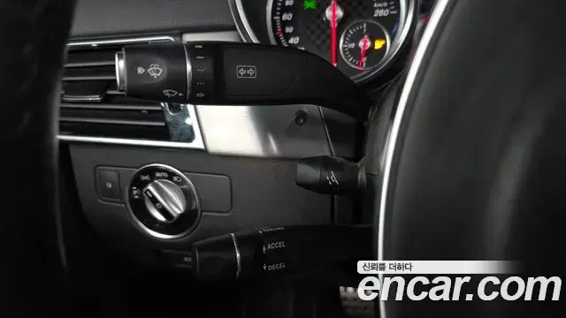 Mercedes-Benz GLE-Class 2018 — ფოტო 25/37