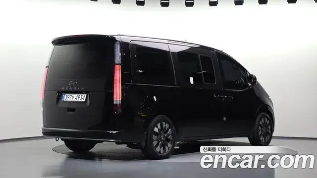 Hyundai Staria 2021 — Фото 2/20