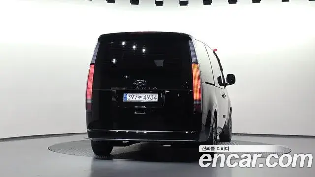 Hyundai Staria 2021 — Фото 4/20