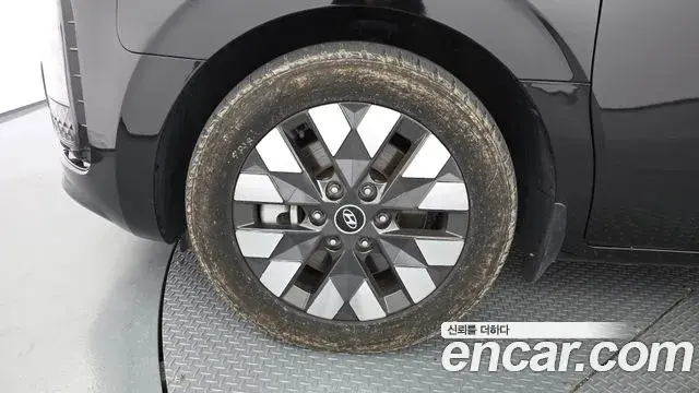 Hyundai Staria 2021 — Фото 5/20