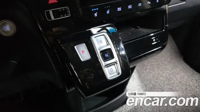 Hyundai Staria 2021 — Фото 9/20