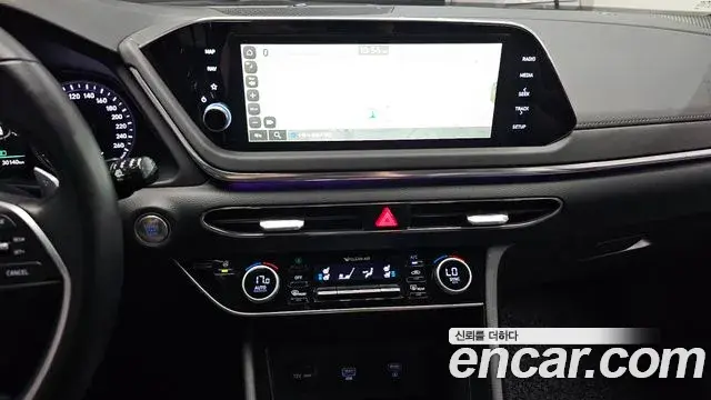 Hyundai Sonata 2021 — Фото 13/20