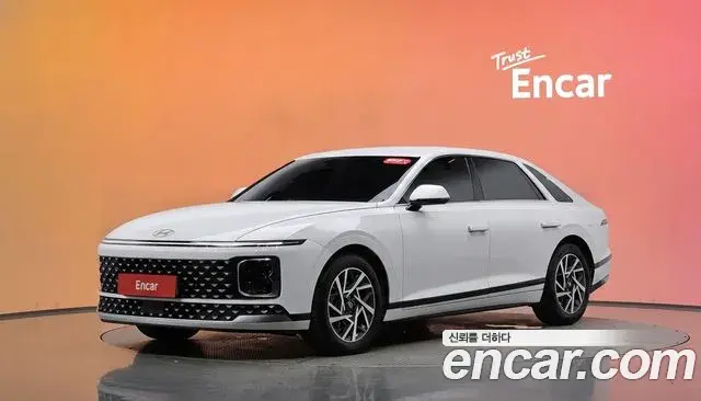 Hyundai Grandeur 2023 — Фото 1/20