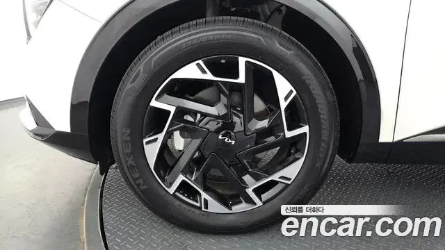 Kia Sportage 2023 — Photo 29/34