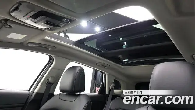 Kia Sportage 2023 — Photo 2/34