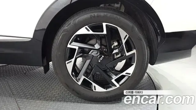Kia Sportage 2023 — Photo 19/34