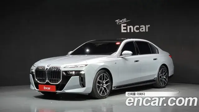 BMW 7 Series 2025 — Фото 1/20