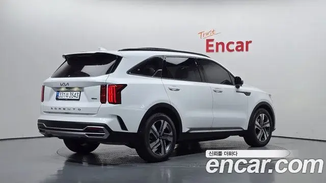 Kia Sorento 2022 — Фото 2/20