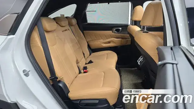 Kia Sorento 2022 — Фото 11/20