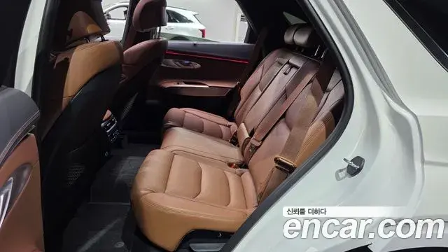 Genesis GV70 2024 — Photo 28/33