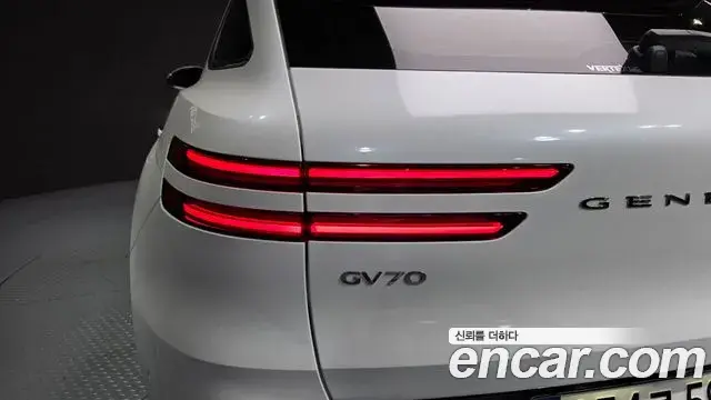 Genesis GV70 2024 — Photo 15/33