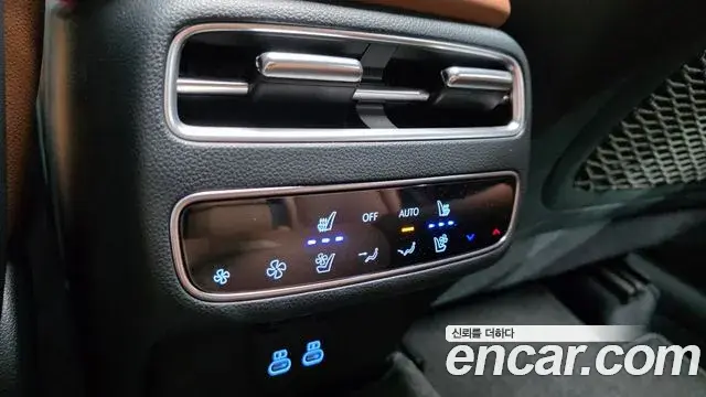 Genesis GV70 2024 — Photo 33/33