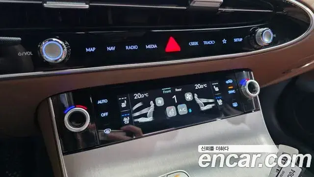 Genesis GV70 2024 — Photo 22/33