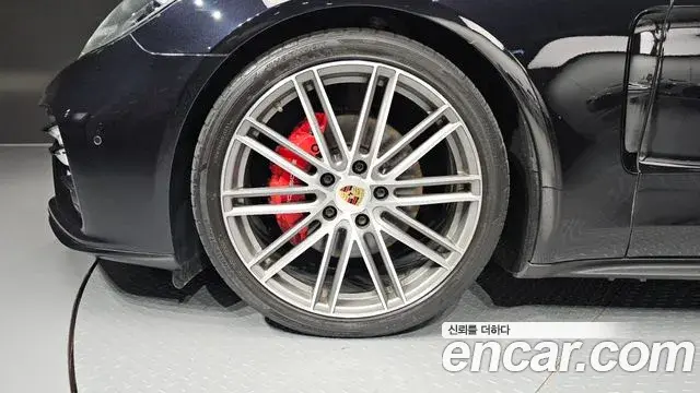Porsche Panamera 2020 — Фото 5/20