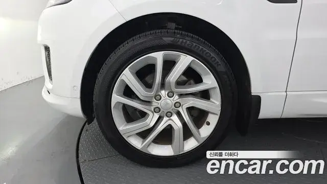Land Rover Range Rover Sport 2019 — Photo 13/37