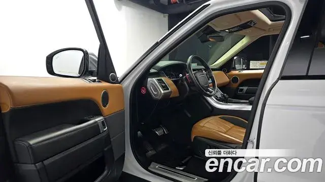 Land Rover Range Rover Sport 2019 — Photo 36/37