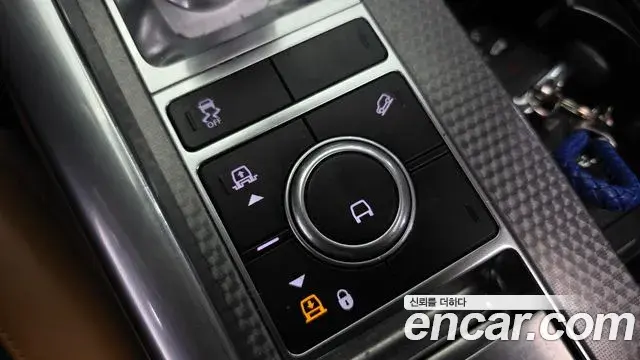 Land Rover Range Rover Sport 2019 — Photo 28/37