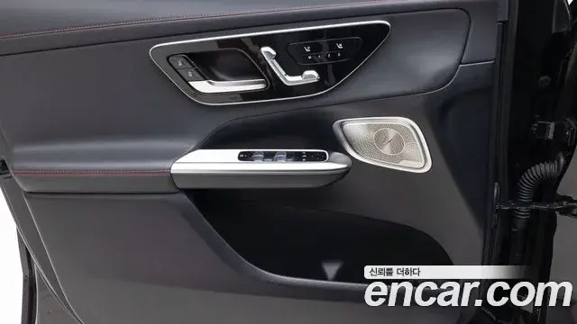 Mercedes-Benz GLC-Class 2025 — Фото 13/20
