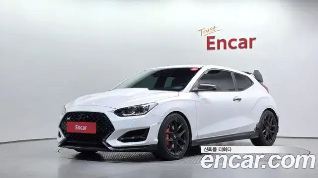 Hyundai Veloster 2021 — Фото 1/20
