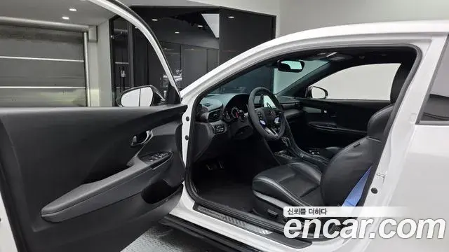 Hyundai Veloster 2021 — Фото 10/20