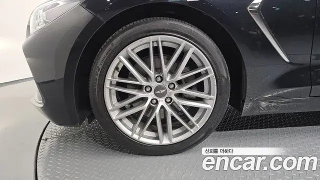 Genesis G70 2019 — ფოტო 14/32