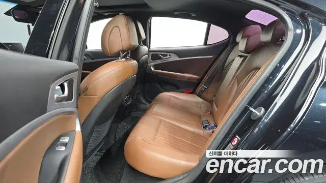 Genesis G70 2019 — ფოტო 12/32