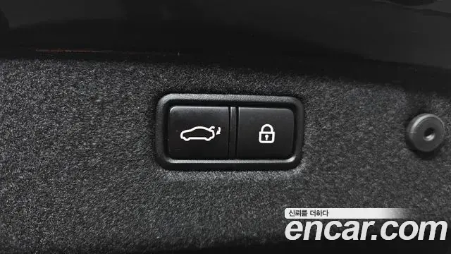 Genesis G70 2019 — ფოტო 13/32