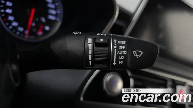 Genesis G70 2019 — ფოტო 23/32