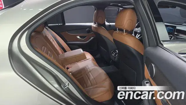 Mercedes-Benz C-Class 2019 — Фото 12/20