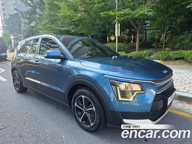 Kia Niro 2022 — Фото 19/19