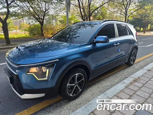 Kia Niro 2022 — Фото 1/19