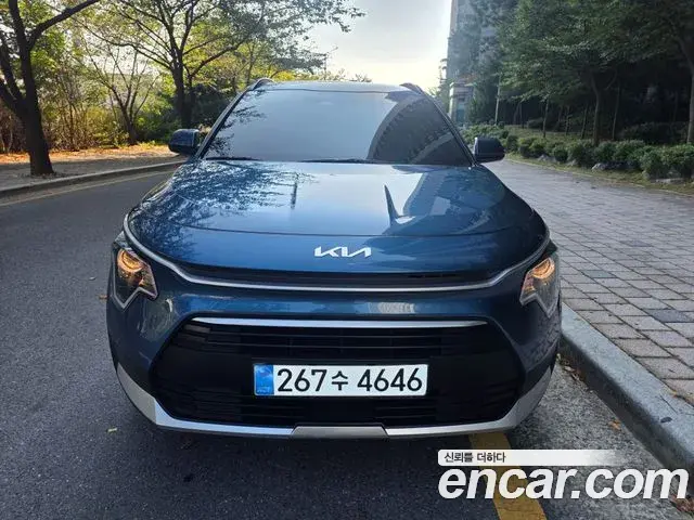 Kia Niro 2022 — Фото 2/19