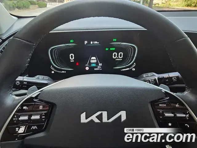 Kia Niro 2022 — Фото 8/19