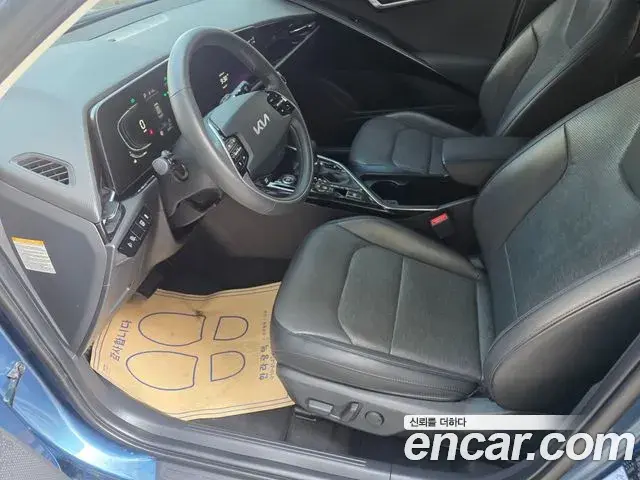 Kia Niro 2022 — Фото 16/19