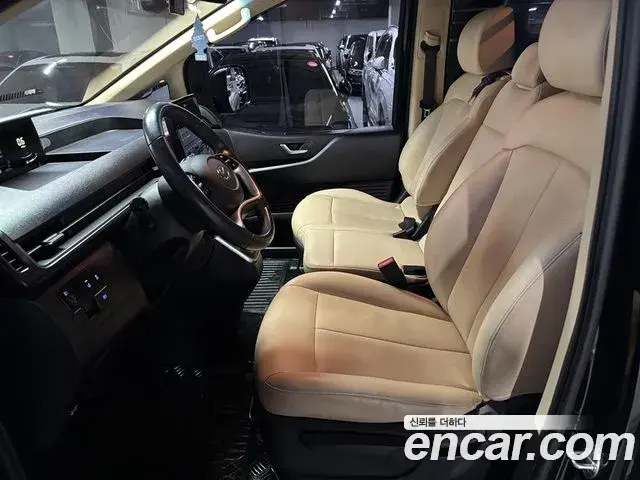 Hyundai Staria 2023 — Фото 7/20