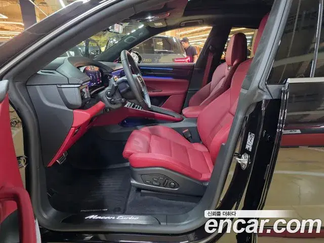 Porsche Macan EV 2026 — Photo 17/20