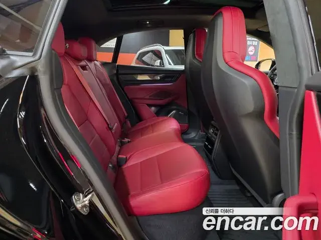 Porsche Macan EV 2026 — Photo 14/20