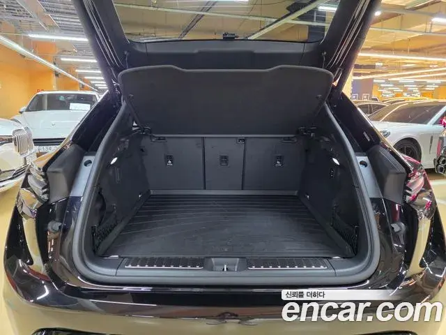 Porsche Macan EV 2026 — Photo 8/20