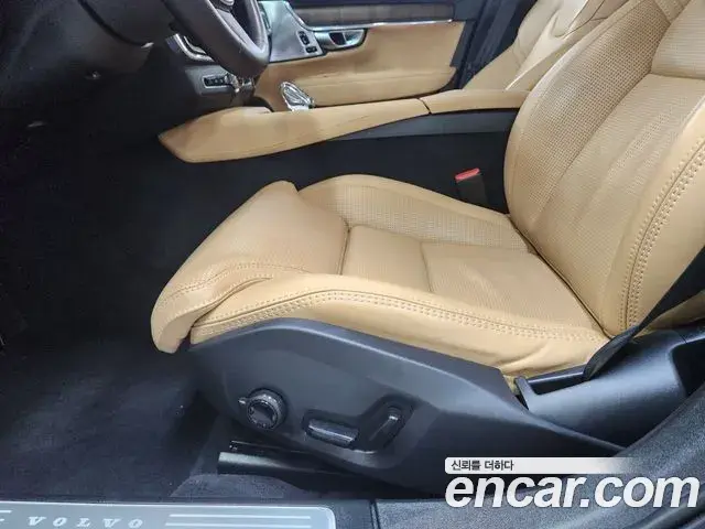 Volvo V90 Cross Country 2024 — Photo 16/20