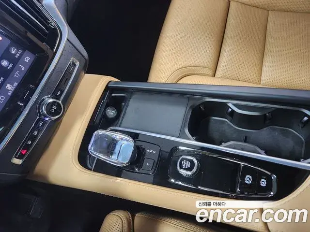Volvo V90 Cross Country 2024 — Photo 11/20