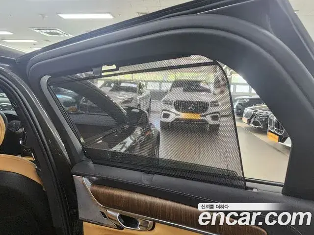 Volvo V90 Cross Country 2024 — Photo 2/20