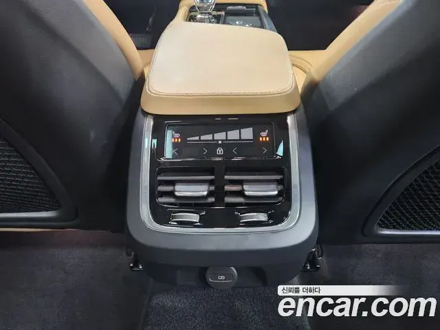 Volvo V90 Cross Country 2024 — Photo 10/20