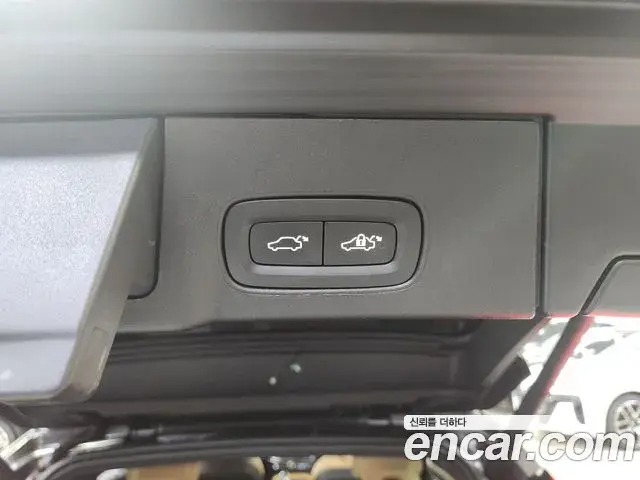 Volvo V90 Cross Country 2024 — Photo 19/20