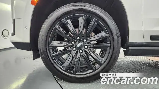 Cadillac Escalade 2022 — Photo 8/37