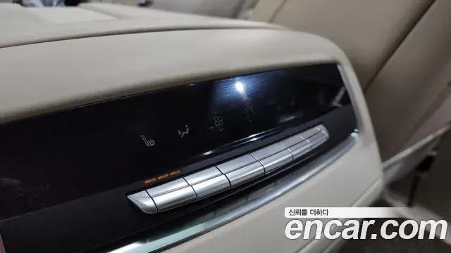 Cadillac Escalade 2022 — Photo 21/37