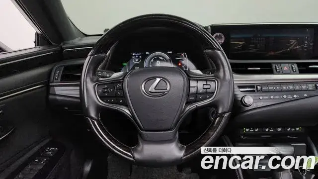 Lexus ES300h 2021 — Фото 12/20