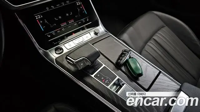 Audi A6 2022 — Şəkil 28/34
